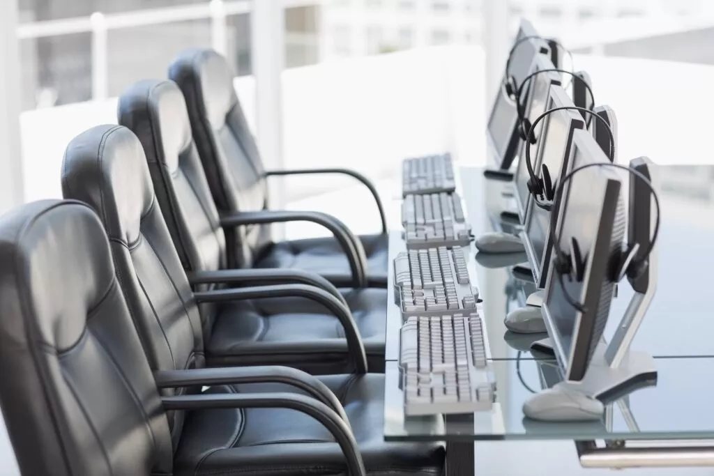 Call center agents' workspace